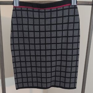 Karl Lagerfeld | Black and Gray Checkered Skirt With A Red Stripe At Waist